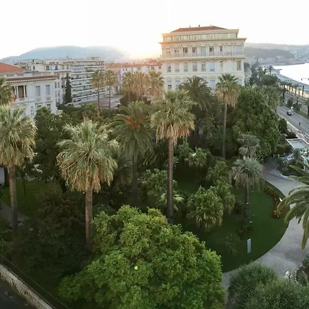 Le Petit Bourgeois De Nizza
