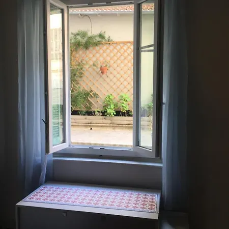 Le Petit Bourgeois De * Nizza
